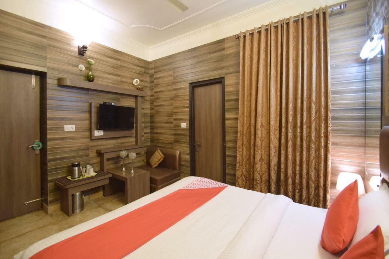 Oyo 5540 Etiler Hotel Katra  Exterior photo